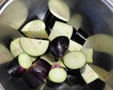 ナスと豚バラ肉のカポナータ風炒め🍆🐷作り方1写真