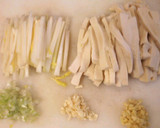 ✿セロリと高野豆腐の中華風塩炒め✿作り方1写真