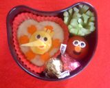 お花をすきまにどうぞ　＊キャラ弁＊作り方3写真