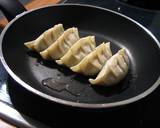 ★餃子の焼き方　（カリッとジュワッと！）作り方8写真