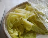 ｺﾝｿﾒ醤油のﾄﾛ旨ﾛｰﾙｷｬﾍﾞﾂ作り方1写真