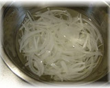 めかぶと新玉ねぎのさっぱり和え作り方1写真