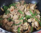 豚こまとピーマンと椎茸のにんにく味噌炒め作り方4写真