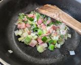 長ネギの青い部分とベーコンの卵チャーハン作り方3写真