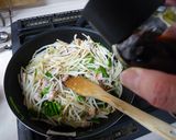 手軽で簡単☆絶品・とり肉ともやし中華炒め作り方7写真