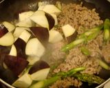 茄子とひき肉の♔アジアン〜なスイチリ炒め作り方3写真