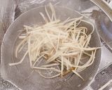 簡単！蒸し鶏とキムチのごぼうサラダ作り方4写真