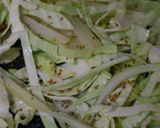 キャベツとジャガイモのニンニクバター炒め作り方4写真