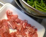 【山うどレシピ・葉】山うどと豚肉の塩炒め作り方3写真