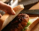 肉汁メンチカツサンドに味噌だれが結構グー作り方20写真