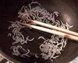御飯がすすむスナップえんどうのじゃこ炒め作り方2写真
