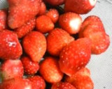 ３分で出来る♥すっきり生いちごシェーク♥作り方1写真