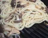 しめじが香る！バター醤油味の和風パスタ作り方4写真