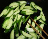 胡瓜がシャキ!　鶏肉と胡瓜のピリ辛炒め作り方4写真