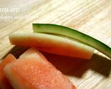 スイカの皮は捨てないで！中華風お漬物♪作り方1写真