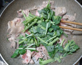 簡単　のらぼう菜と豚こまのゴマ油醤油炒め作り方3写真