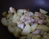 新じゃが＆鶏ももの味噌バター炒め♪*作り方4写真