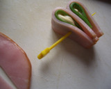 お弁当　ハムのさやいんげんはさみ作り方2写真
