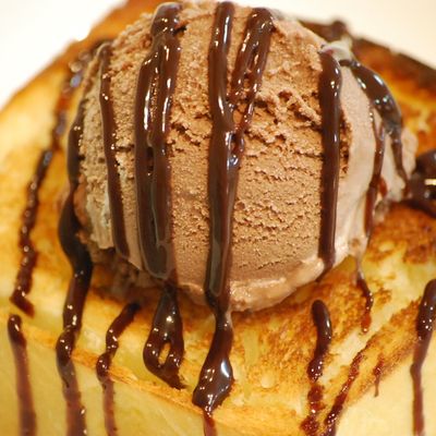 はちみつトースト♥チョコ＆アイス添え～ by ストオレ 【クックパッド