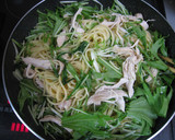 簡単鶏ささみと水菜の和風バター醤油パスタ作り方3写真