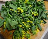 菜の花とベビーホタテの炒め物作り方1写真