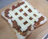 ミートソースが余ったら★ミートソースパン作り方1写真