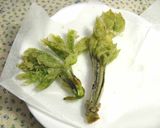 山菜をカラリとキレイに揚げる方法作り方4写真