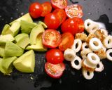 レンジで簡単！アボカドトマトチーズ作り方1写真