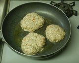 野菜ねり込みハンバーグ・コク深いワンパン作り方2写真