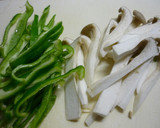 簡単*豚肉の野菜巻き　ピーマン　きのこ編作り方1写真