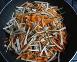 豚肉とごぼうとにんじんの旨塩きんぴら作り方1写真