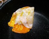 チーズとろっ♪目玉焼きinチーズベーコン作り方3写真