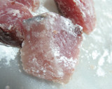 ご飯がすすむ！かつおと玉ねぎの生姜焼き作り方1写真
