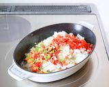 香り立つ【香辛子とにんにくのトルティージャ】作り方3写真
