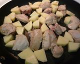 鶏肉じゃが芋のハニーマスタードソース炒め作り方3写真