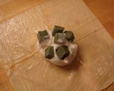 鱧のムースとよもぎ麩の生湯葉包み蒸し作り方4写真