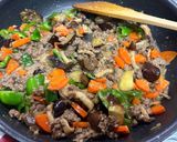 ご飯がすすむ♪なすとひき肉の味噌炒め丼作り方4写真