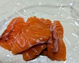 サーモンの刺し身で漬け♪甘めのタレで作り方1写真