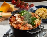 チーズと生パスタで〆る、チリトマトもつ鍋作り方4写真