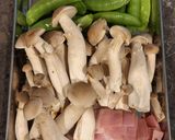スナップエンドウとしめじのカレー炒め作り方1写真