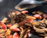 舞茸とウインナーのにんにく焦がし醤油炒め作り方3写真
