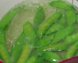 旬を味わう♪絹さやのかき玉みそ汁作り方2写真