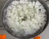 大根と鶏ミンチの煮物♪作り方1写真
