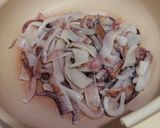 豚肉とオクラとイカの肝醤油炒め作り方4写真