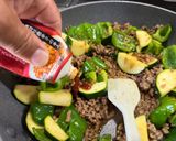 ズッキーニとピーマンのひき肉玉子とじ作り方7写真