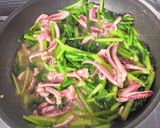 かぶの葉とイカの炒め物作り方4写真