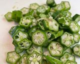 夏野菜とスパイス香る！冷製うどん🌶️作り方1写真