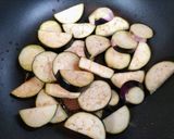 簡単夕飯昼食！ワンパンでなすとツナのトマトパスタ作り方3写真