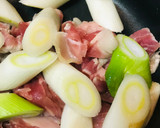 豚こまぎれ肉と長ネギの肉じゃが炒め煮作り方1写真