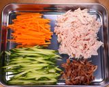 ふわふわ蒸し鶏のさっぱり中華サラダ😋作り方1写真